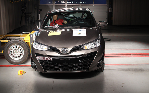 Toyota Yaris prueba impacto lateral