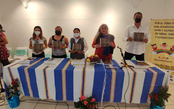 Panel de presentación del Recetario de la Tía Edu en la Galería de la Facultad de Bellas Artes de la Universidad Autónoma “Benito Juárez” de Oaxaca (UABJO)