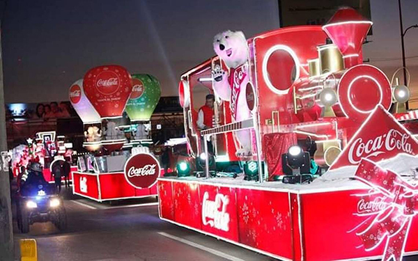 Desfile alegórico de Caravana Coca-Cola